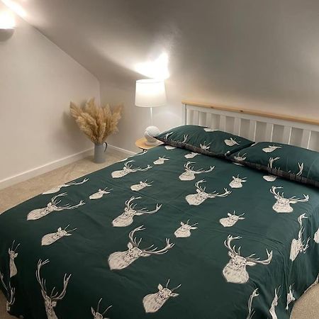 גרייבסנד Stylish & Spacious 2 Storey, 3 Bed Apartment מראה חיצוני תמונה