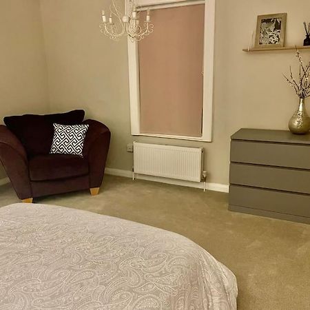 גרייבסנד Stylish & Spacious 2 Storey, 3 Bed Apartment מראה חיצוני תמונה